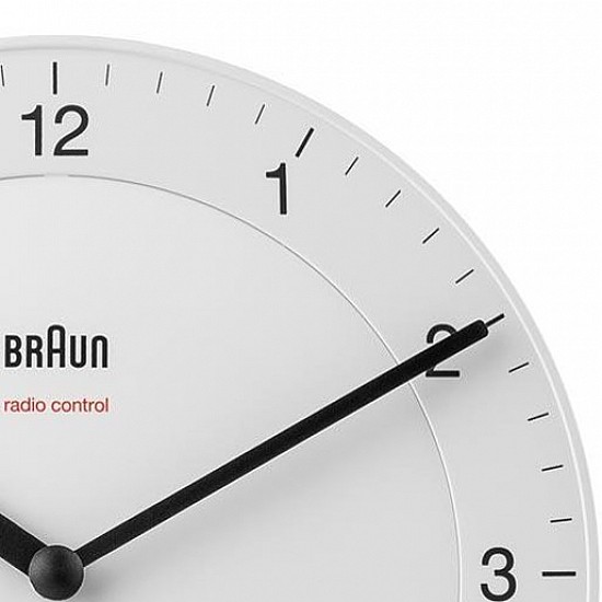 Годинник Braun BC06 Classic Analogue European Radio Controlled Wall Clock - White