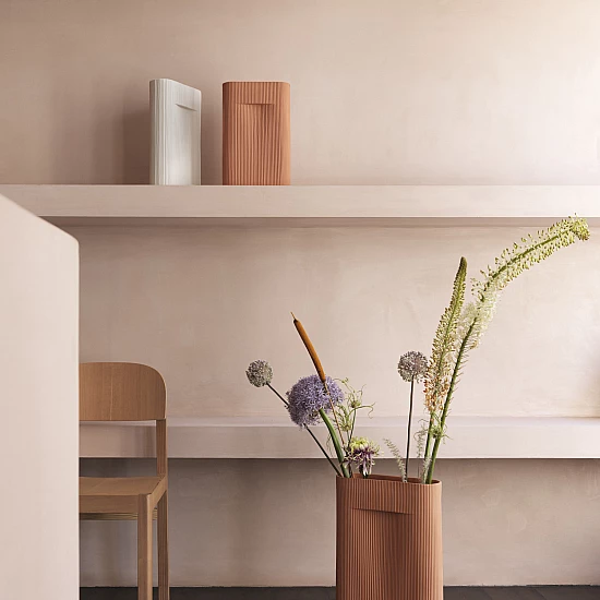 Ваза Muuto Ridge Vase Terracotta 16,5 cm Ваза Muuto Ridge Vase Terracotta 16,5 cm