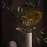 Ваза Muuto Ridge Vase Off-White 35 cm Ваза Muuto Ridge Vase Off-White 35 cm