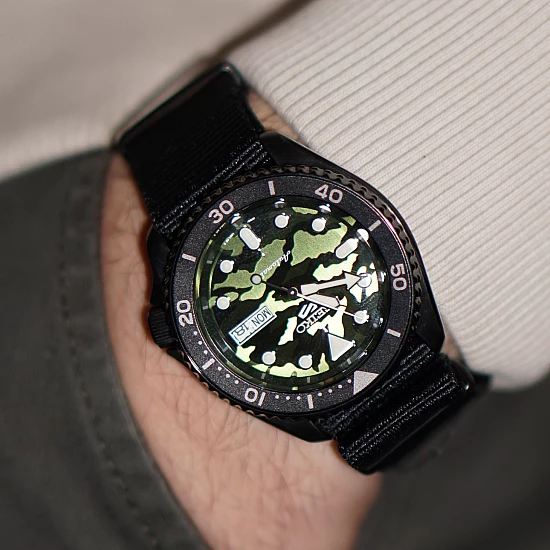 Годинник SEIKO SEIKO Seiko 5 SRPJ37K1 Годинник SEIKO SEIKO Seiko 5 SRPJ37K1