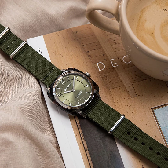 Годинник BRISTON Clubmaster CHIC HM Steel 36 GREEN TORTOISE acetate OLIVE sunray Годинник BRISTON Clubmaster CHIC HM Steel 36 GREEN TORTOISE acetate OLIVE sunray