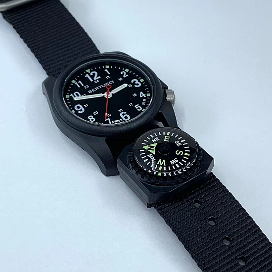 Ремінець BERTUCCI 7/8 - 22 mm B-Type Nylon Band - Black w/Compass Ремінець BERTUCCI 7/8 - 22 mm B-Type Nylon Band - Black w/Compass